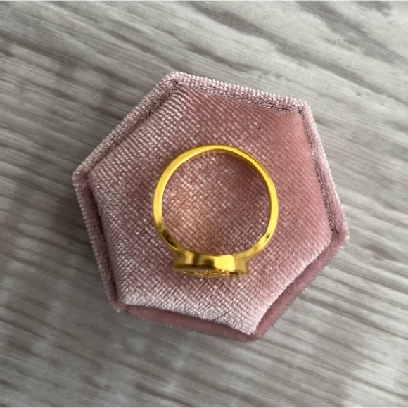 Floral Gold Ring - Size 7 - Picture 3 of 4
